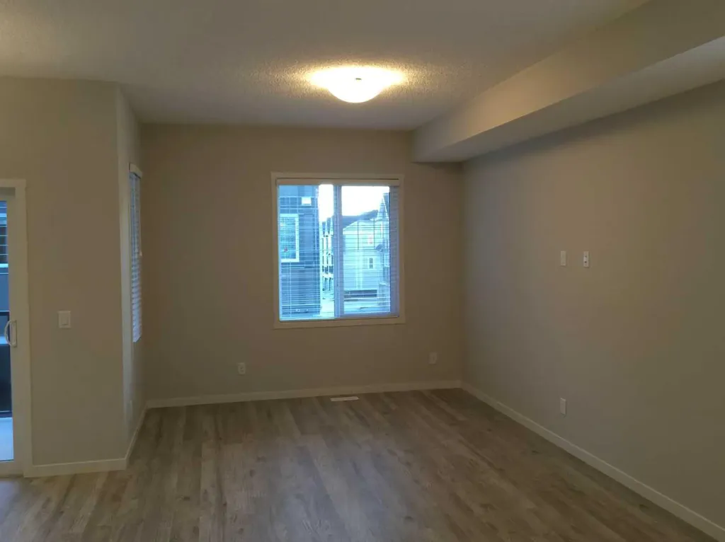 972 Nolan Hill Boulevard NW Calgary AB T3R 0Z7