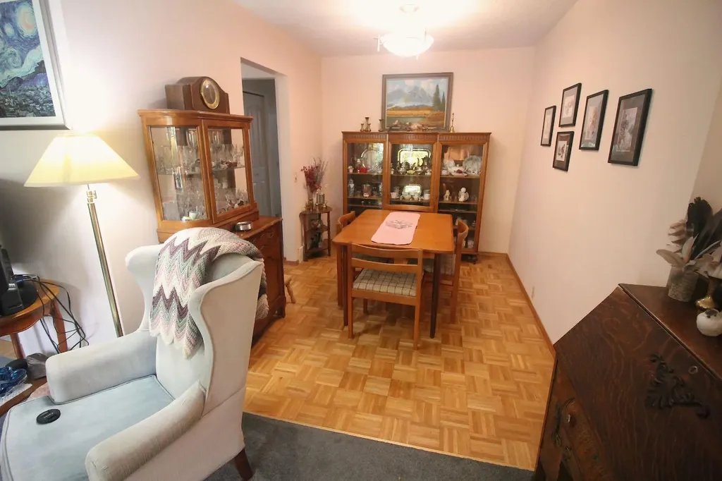 515 Blackthorn Road NE Calgary AB t2k4x8