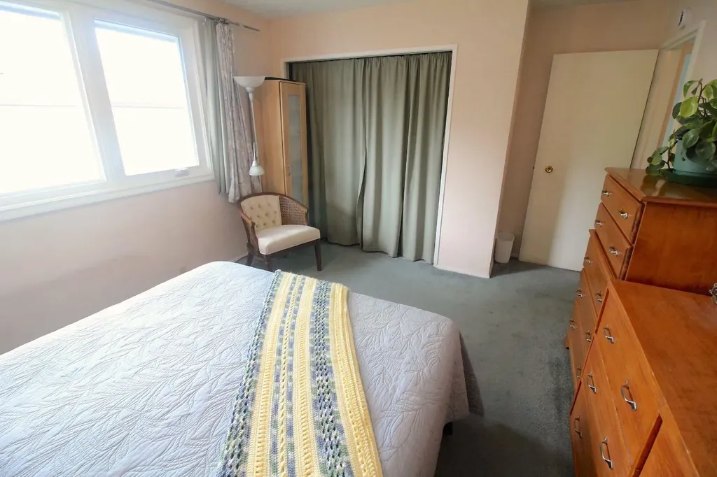 515 Blackthorn Road NE Calgary AB t2k4x8