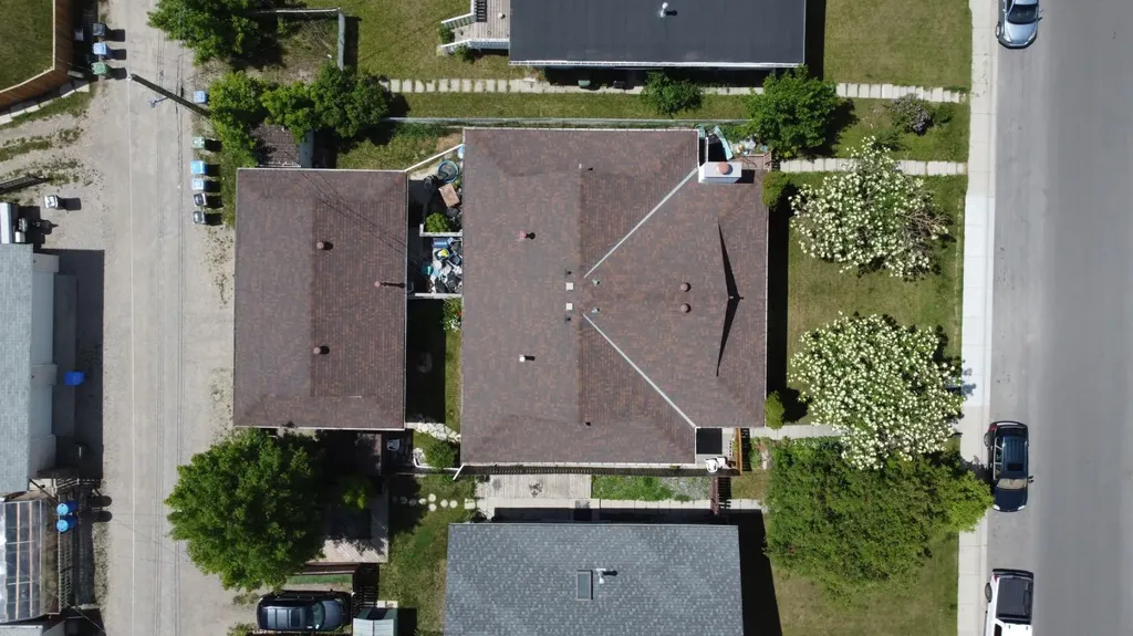 515 Blackthorn Road NE Calgary AB t2k4x8