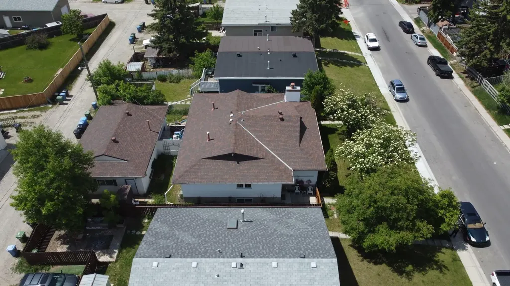 515 Blackthorn Road NE Calgary AB t2k4x8