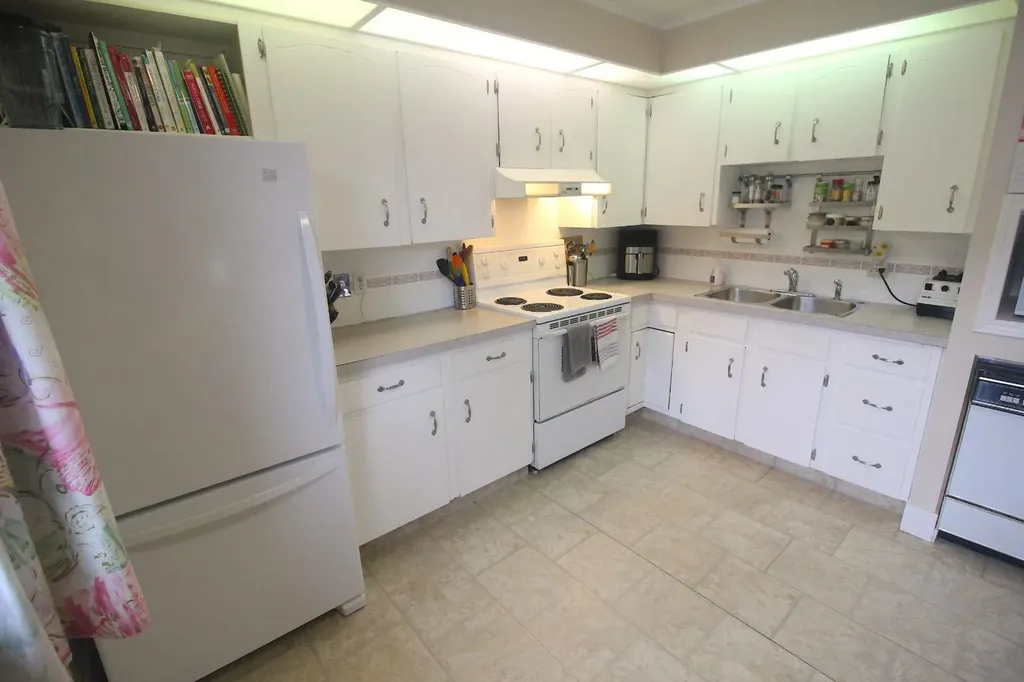 515 Blackthorn Road NE Calgary AB t2k4x8