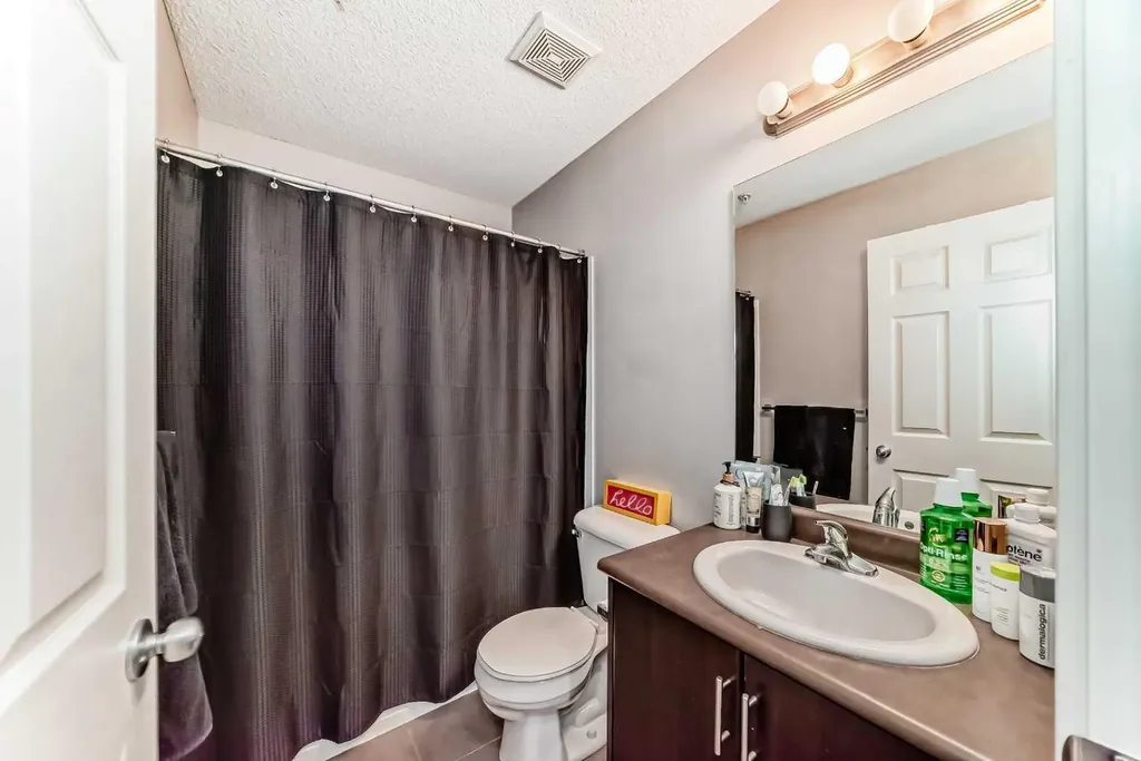 3950 46 Avenue NW Calgary AB T3A 0P9