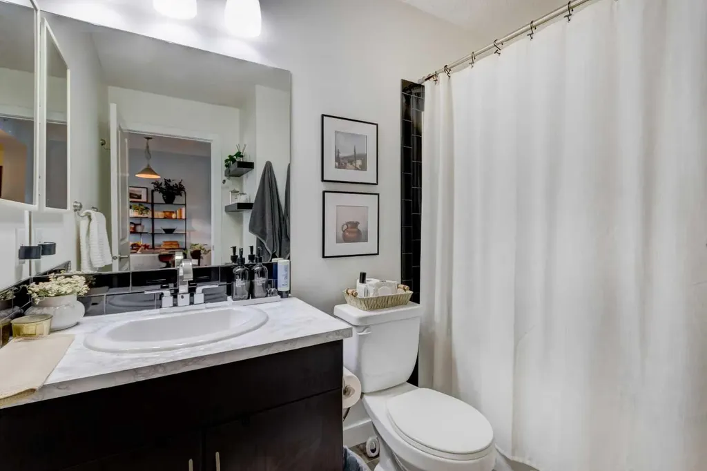 5605 Henwood Street SW Calgary AB T3E 7R2