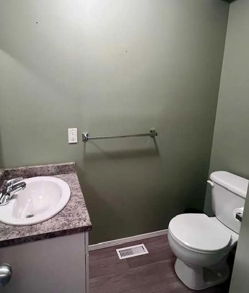 132 Maurer Drive Hinton AB T7V2C8