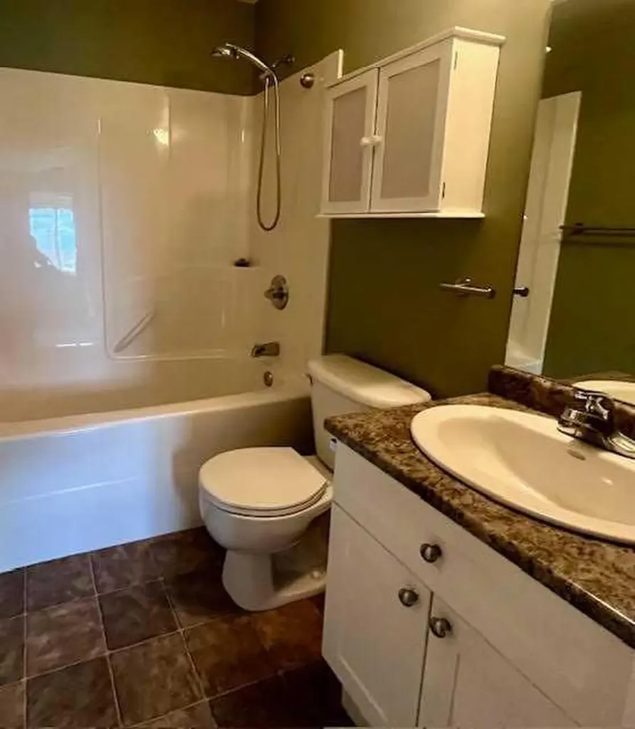 132 Maurer Drive Hinton AB T7V2C8