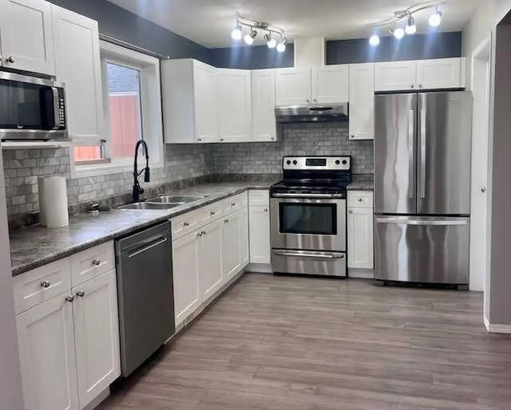 132 Maurer Drive Hinton AB T7V2C8