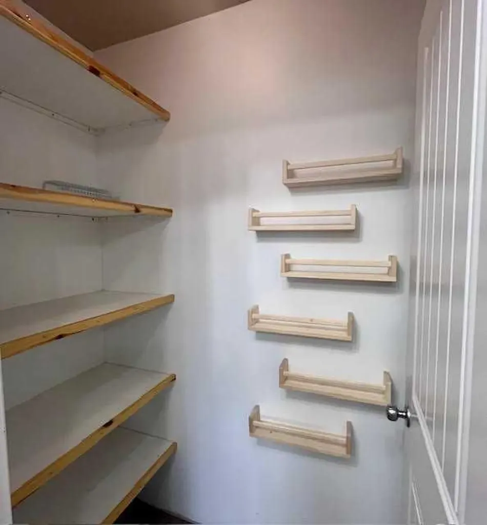 132 Maurer Hinton AB T7V2C8