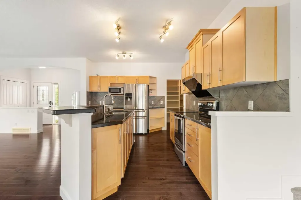 66 Everhollow Avenue SW Calgary AB T2Y 0A9