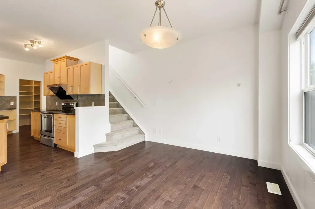 66 Everhollow Avenue SW Calgary AB T2Y 0A9