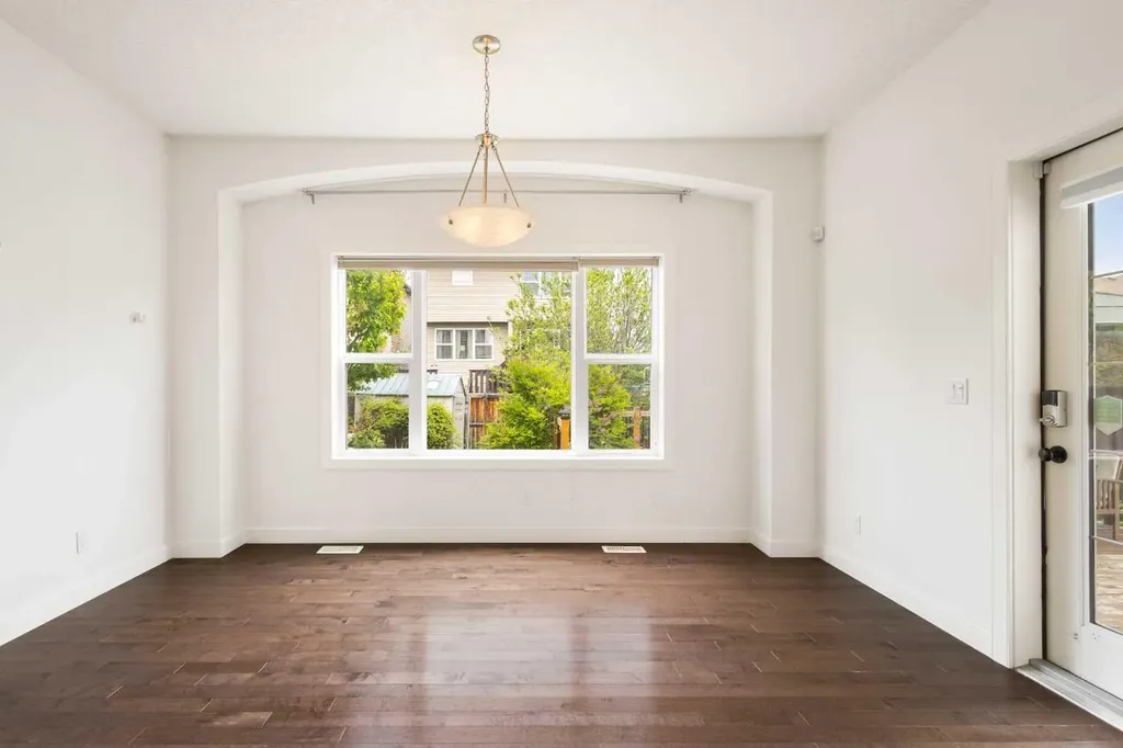 66 Everhollow Avenue SW Calgary AB T2Y 0A9