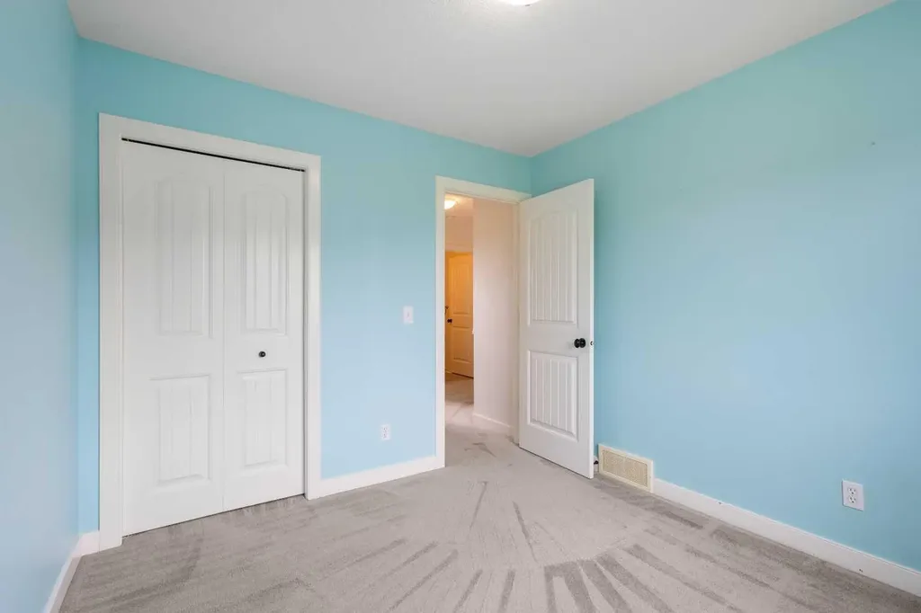 66 Everhollow Avenue SW Calgary AB T2Y 0A9