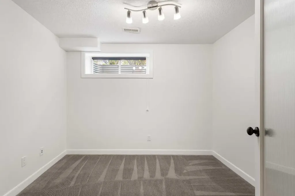 66 Everhollow Avenue SW Calgary AB T2Y 0A9