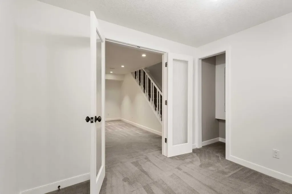66 Everhollow Avenue SW Calgary AB T2Y 0A9