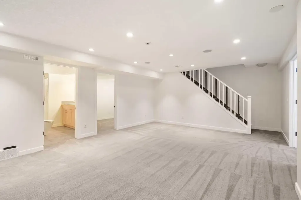 66 Everhollow Avenue SW Calgary AB T2Y 0A9