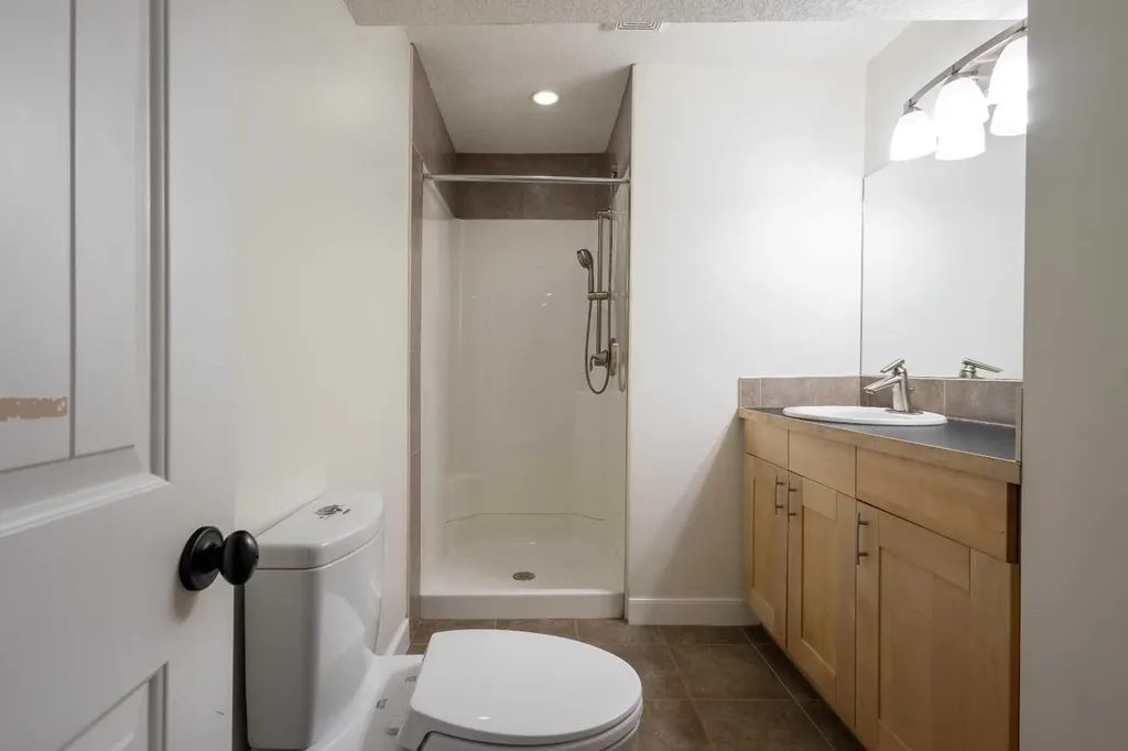 66 Everhollow Avenue SW Calgary AB T2Y 0A9