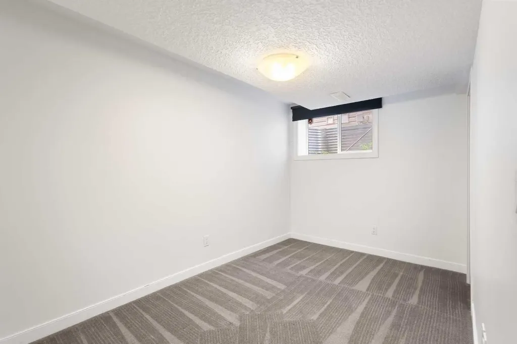 66 Everhollow Avenue SW Calgary AB T2Y 0A9