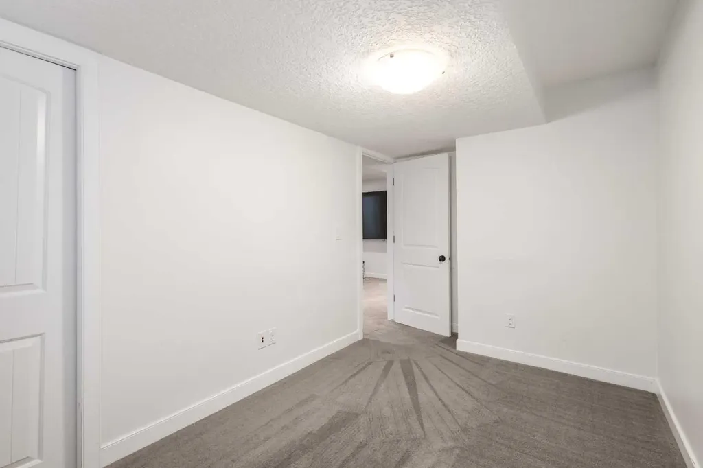 66 Everhollow Avenue SW Calgary AB T2Y 0A9