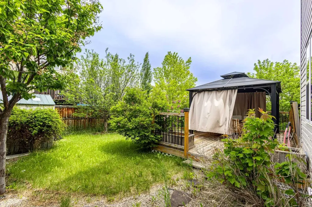 66 Everhollow Avenue SW Calgary AB T2Y 0A9
