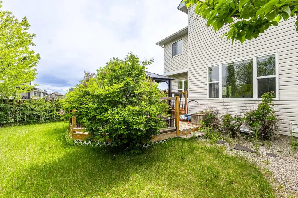 66 Everhollow Avenue SW Calgary AB T2Y 0A9
