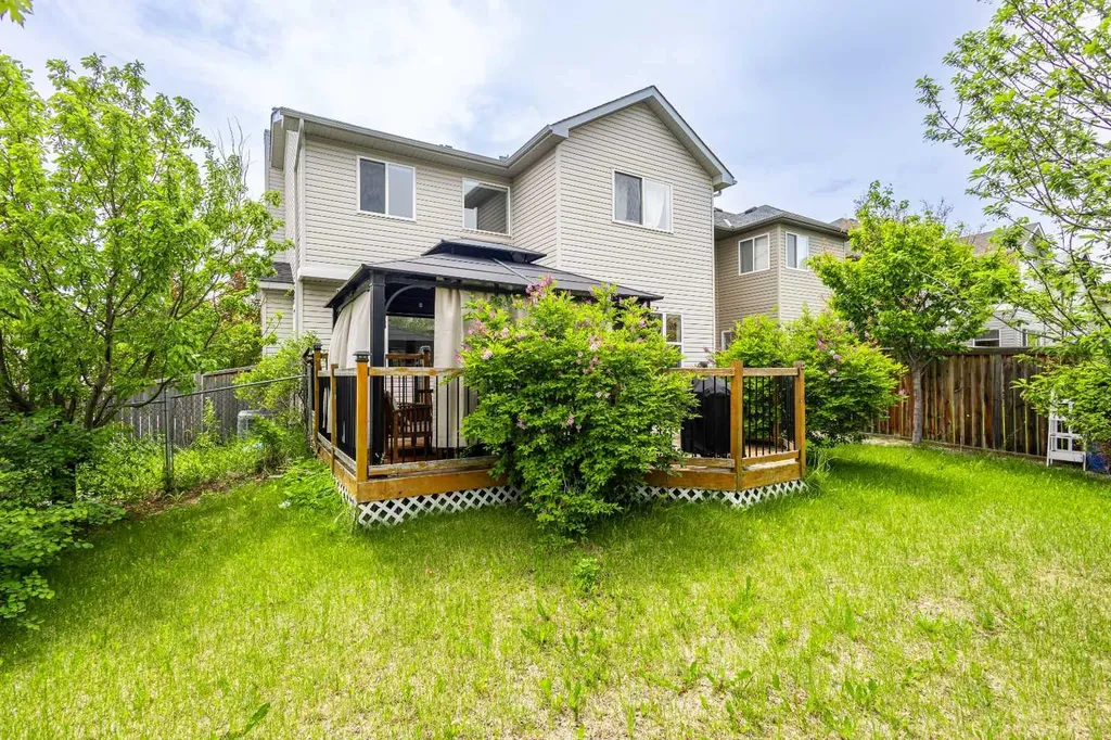 66 Everhollow Avenue SW Calgary AB T2Y 0A9