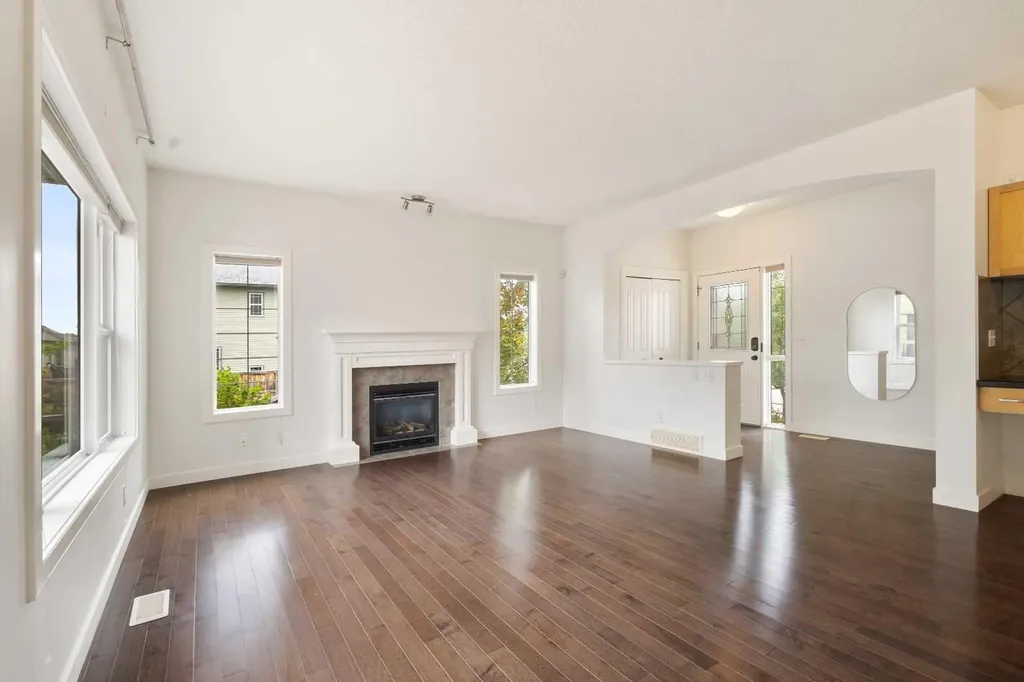 66 Everhollow Avenue SW Calgary AB T2Y 0A9