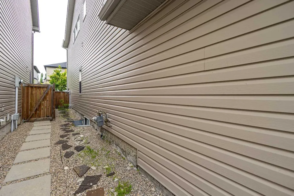 66 Everhollow Avenue SW Calgary AB T2Y 0A9