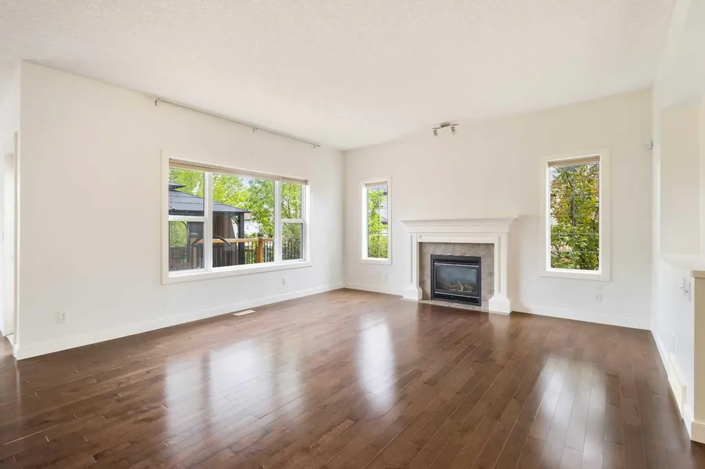 66 Everhollow Avenue SW Calgary AB T2Y 0A9