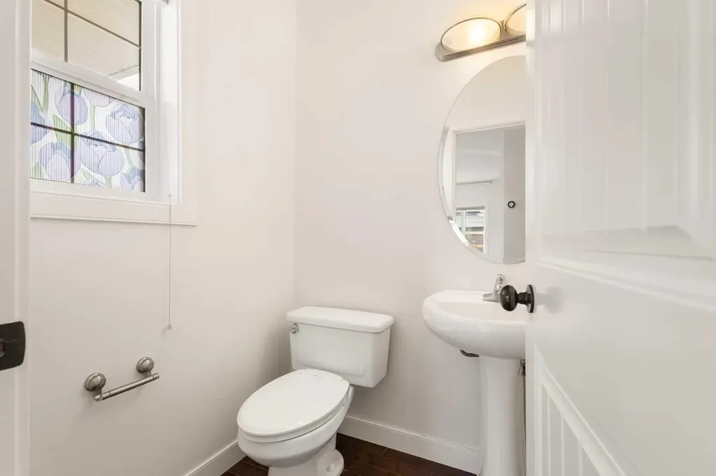 66 Everhollow Avenue SW Calgary AB T2Y 0A9