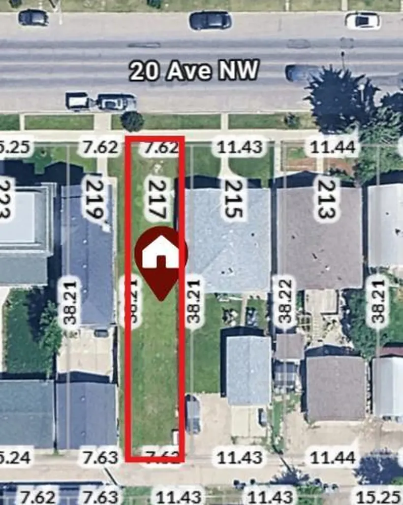 217 20 Avenue NW Calgary AB T2M 1C3