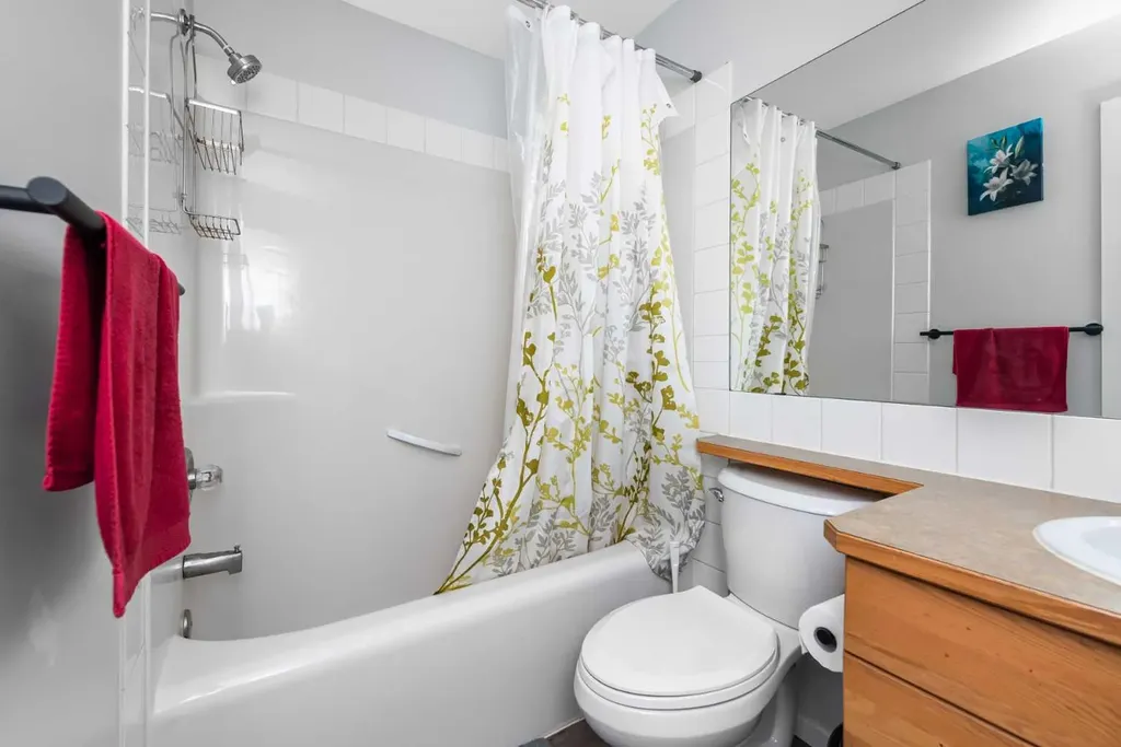 2 Saddlefield Crescent NE Calgary AB T3J 4Z6