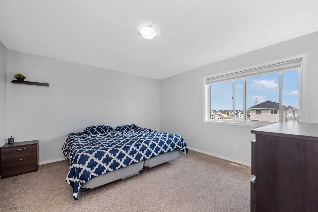 2 Saddlefield Crescent NE Calgary AB T3J 4Z6