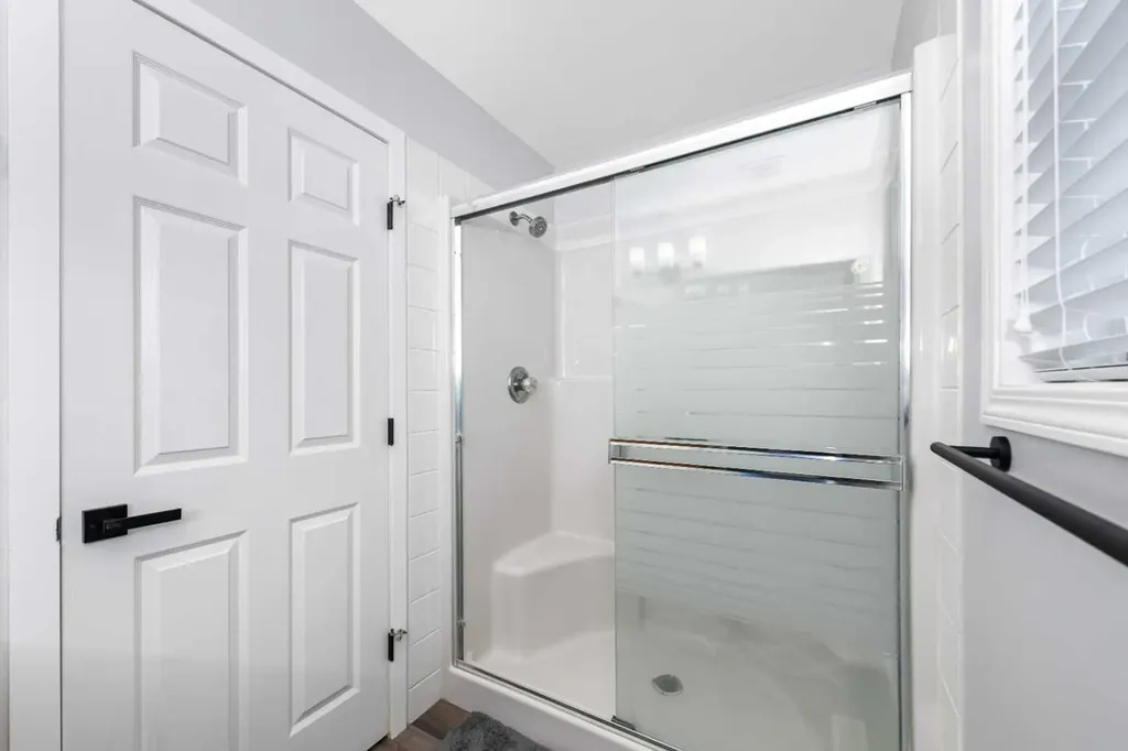 2 Saddlefield Crescent NE Calgary AB T3J 4Z6