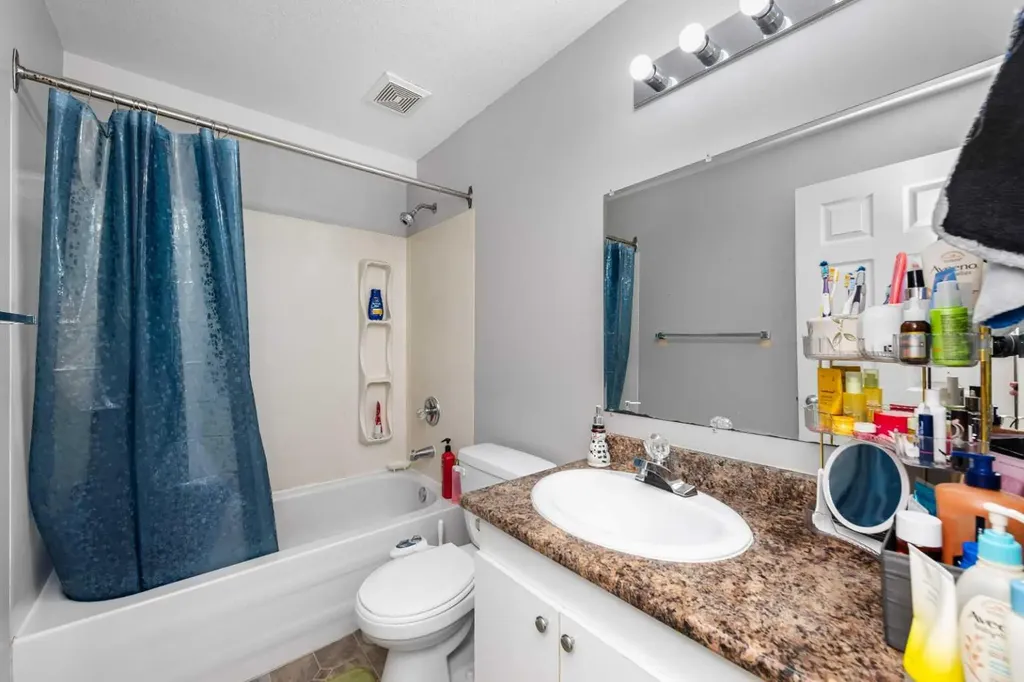 2 Saddlefield Crescent NE Calgary AB T3J 4Z6