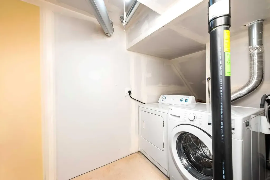2 Saddlefield Crescent NE Calgary AB T3J 4Z6