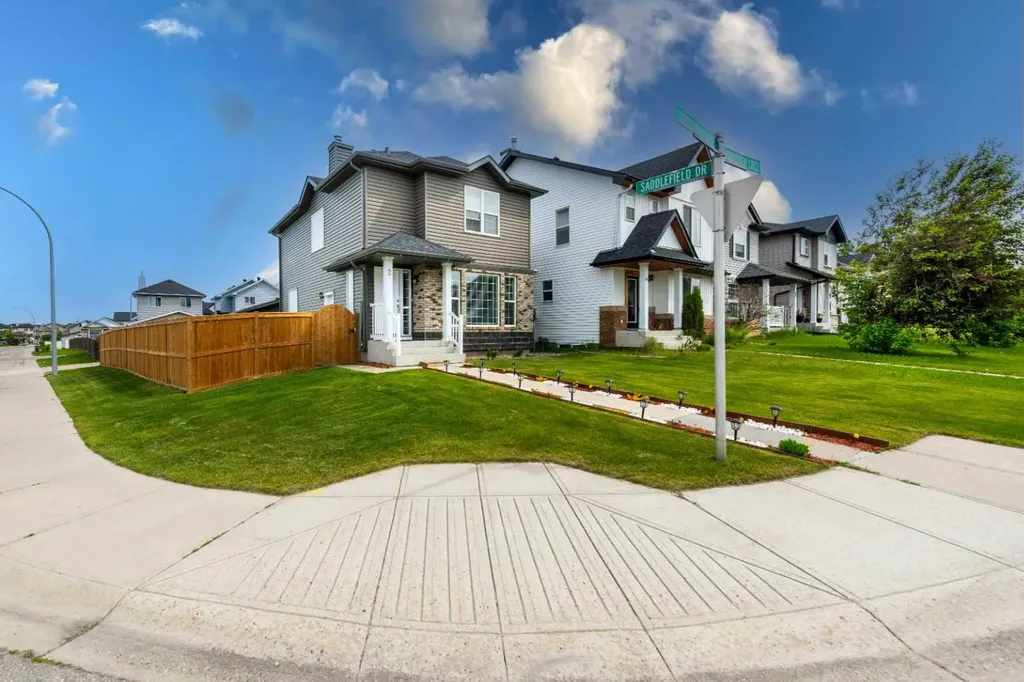 2 Saddlefield Crescent NE Calgary AB T3J 4Z6