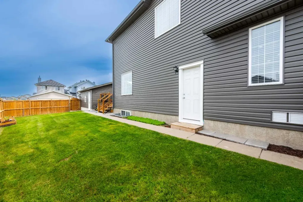 2 Saddlefield Crescent NE Calgary AB T3J 4Z6