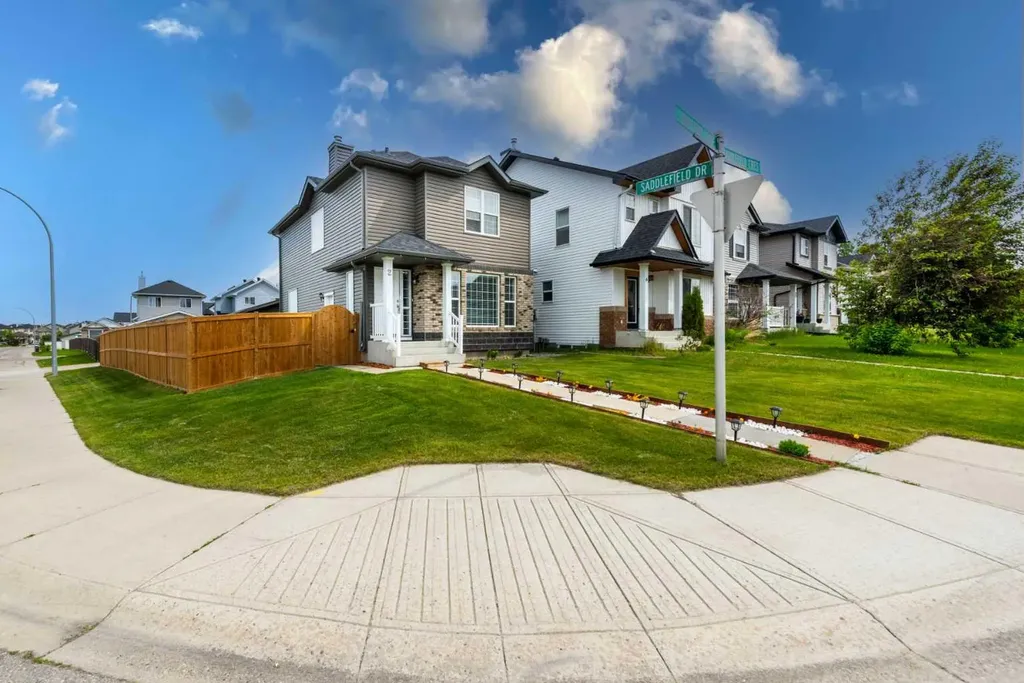 2 Saddlefield Crescent NE Calgary AB T3J 4Z6