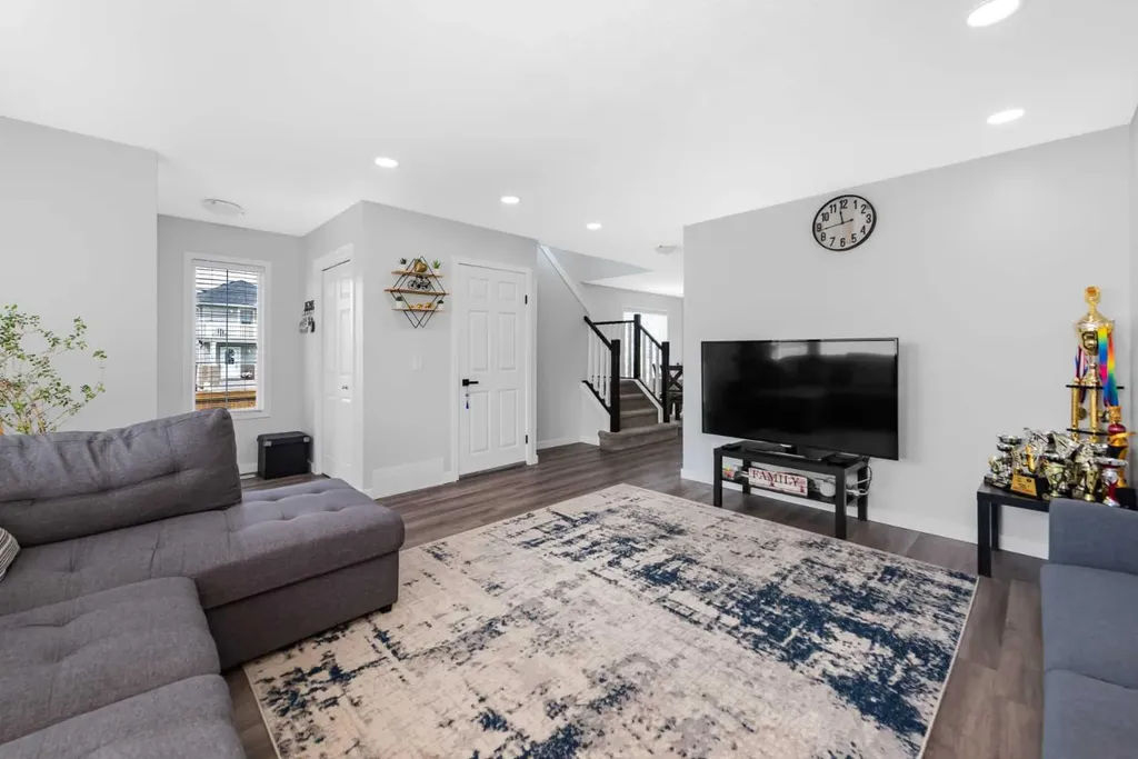 2 Saddlefield Crescent NE Calgary AB T3J 4Z6