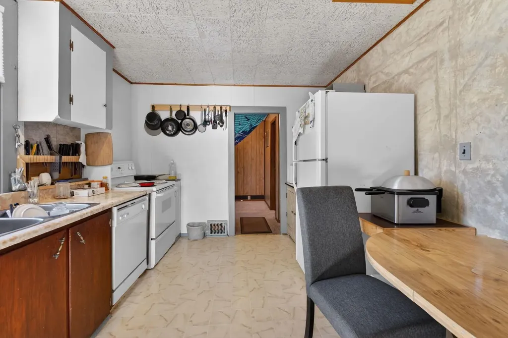 509 1 Street SE Diamond Valley AB T0L 0H0