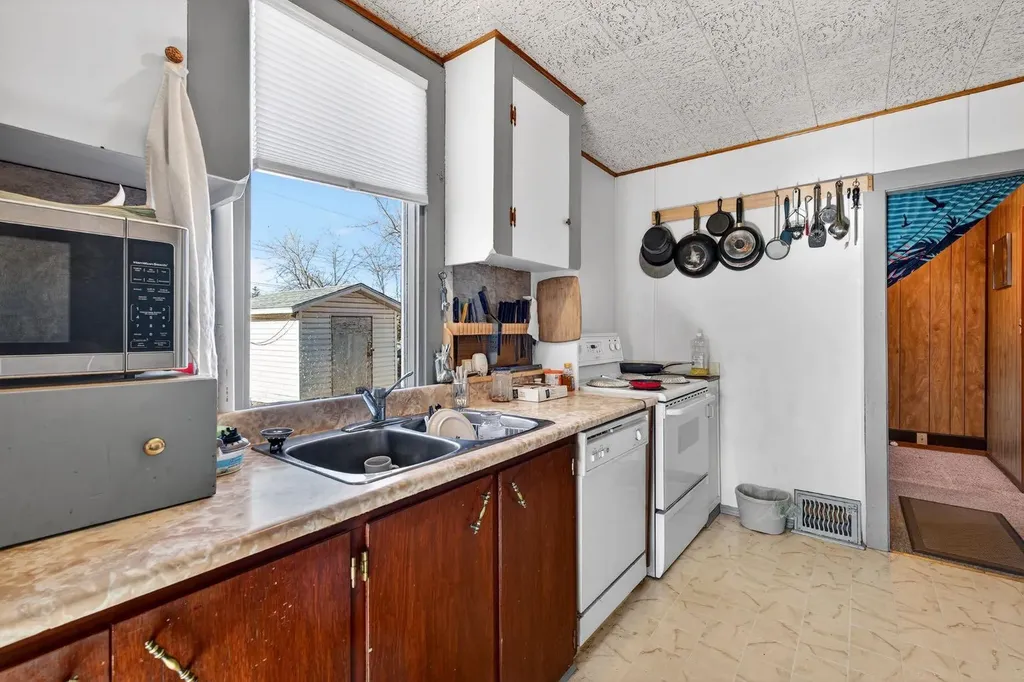 509 1 Street SE Diamond Valley AB T0L 0H0