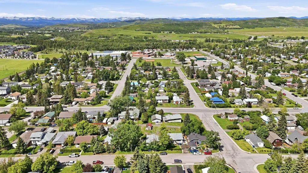 509 1 Street SE Diamond Valley AB T0L 0H0