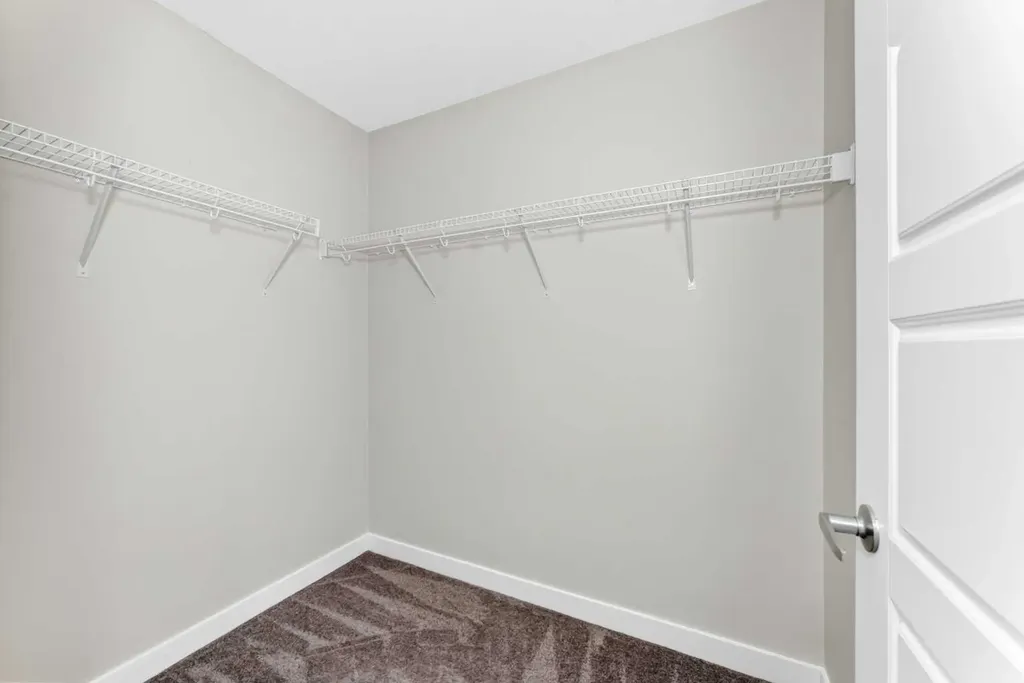 137 Creekside Way SW Calgary AB T2X 4B1