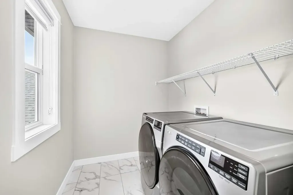 137 Creekside Way SW Calgary AB T2X 4B1