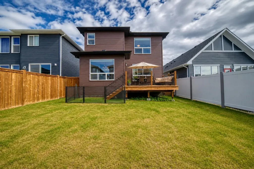 137 Creekside Way SW Calgary AB T2X 4B1