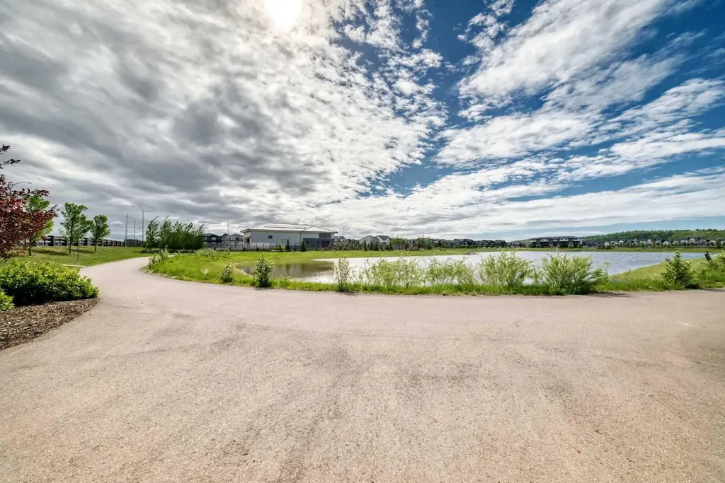 137 Creekside Way SW Calgary AB T2X 4B1