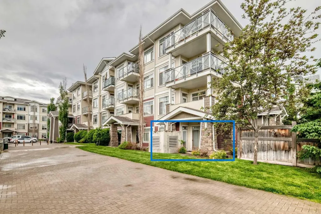 22 Auburn Bay Link SE Calgary AB T3M 1Z8
