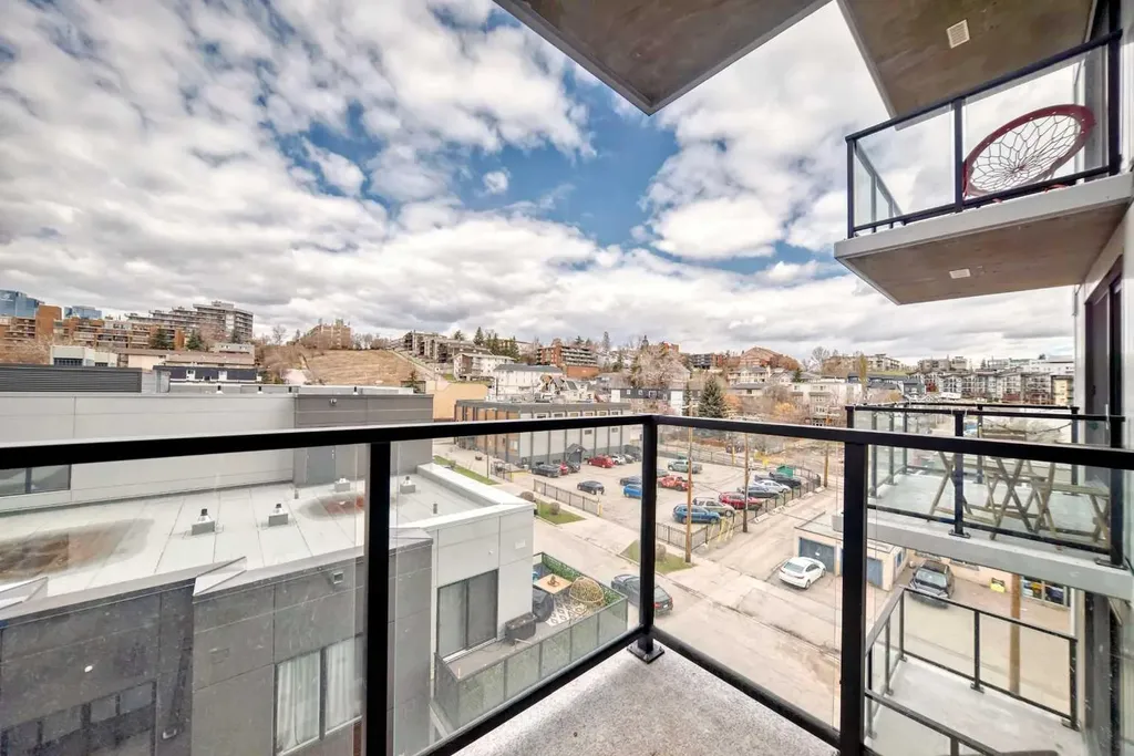 123 4 Street NE Calgary AB T2E 3S2