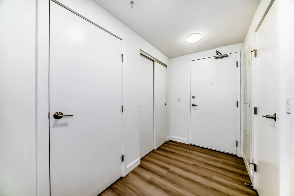 123 4 Street NE Calgary AB T2E 3S2