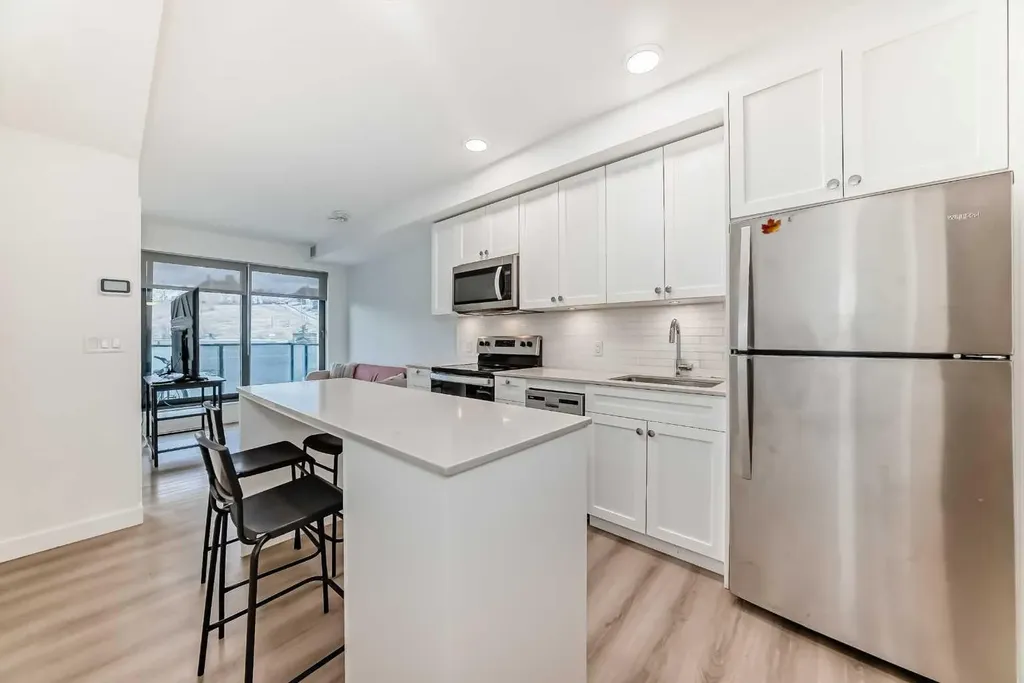 123 4 Street NE Calgary AB T2E 3S2